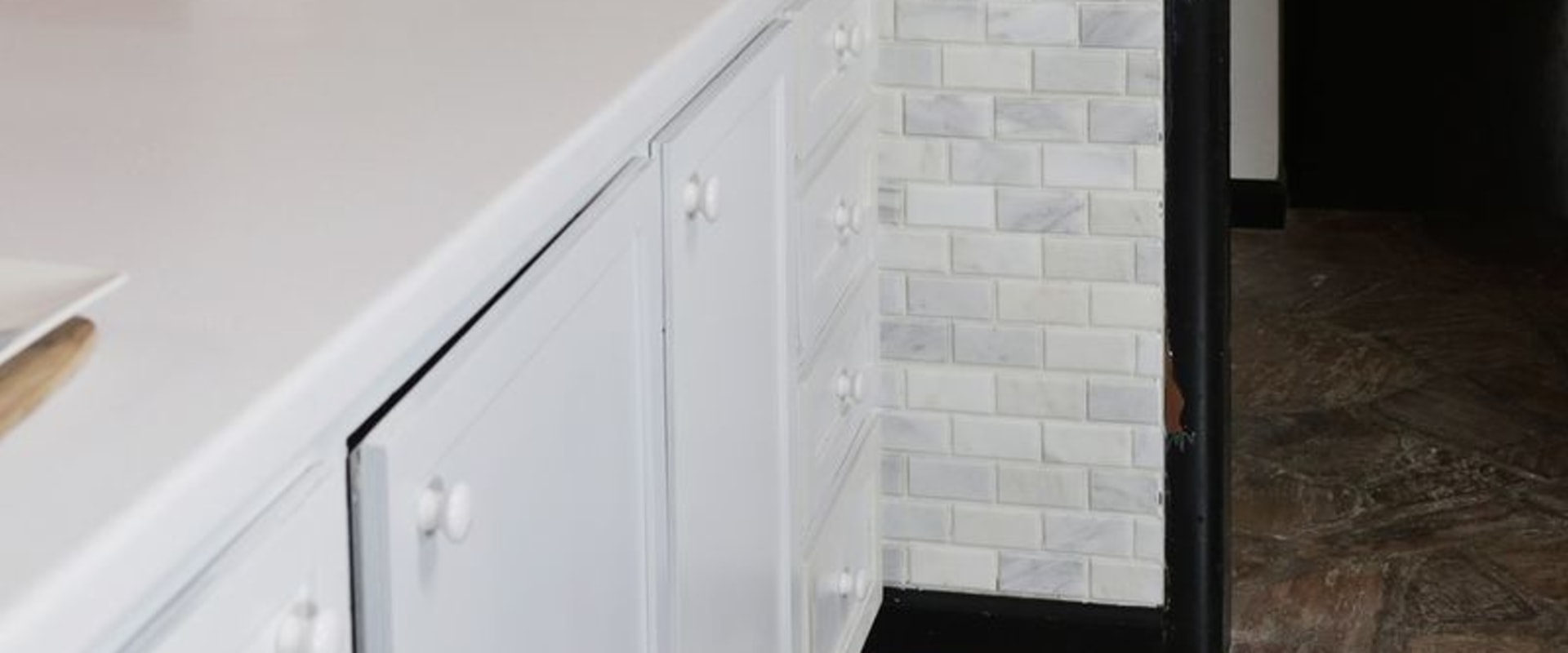 Tiling a Backsplash: A DIY Tutorial for Homeowners